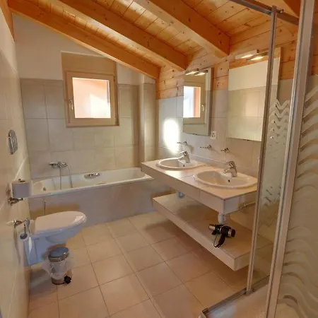 Sleeps 8 Wifi *